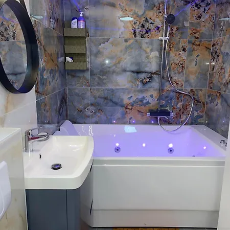 With Jacuzzi Near Paris * 펜틴